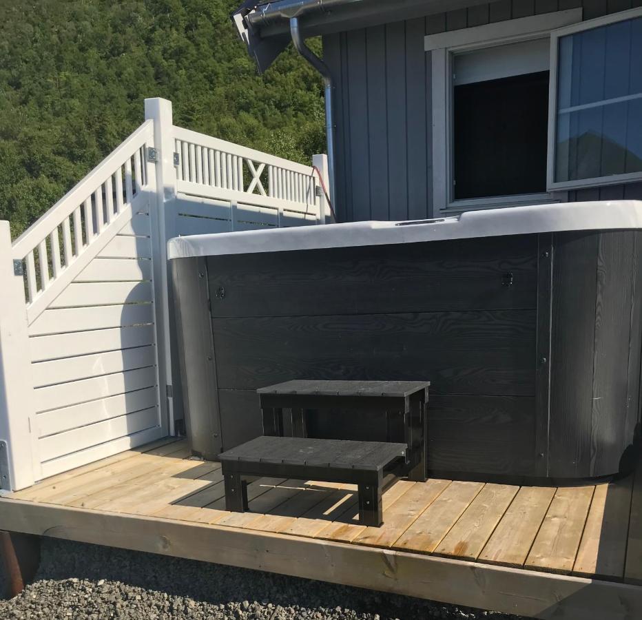 Cabin Panorama Lofoten With Jacuzzi Magic View Offersoya Exterior photo